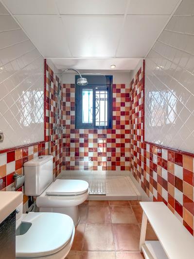 Image No.27-4 Bed Villa / Detached for sale