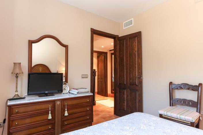 Image No.29-4 Bed Villa / Detached for sale