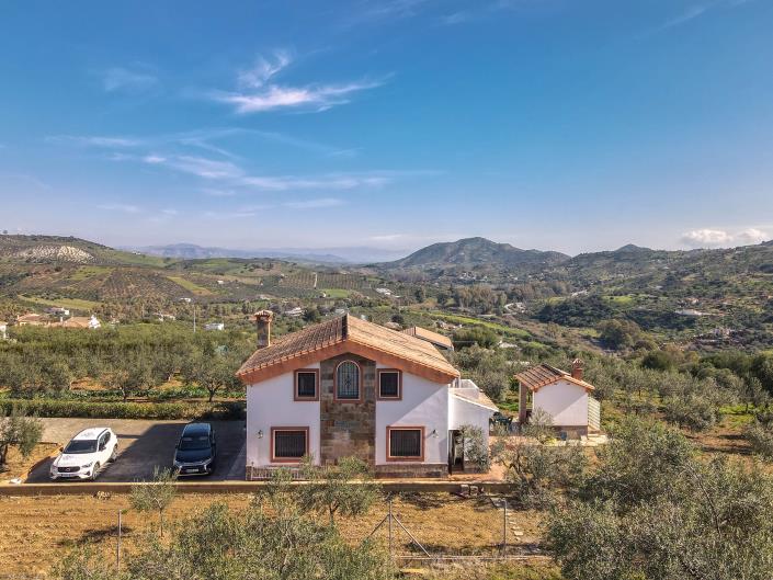 Image No.38-4 Bed Villa / Detached for sale