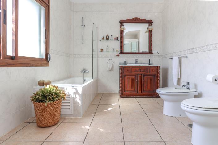 Image No.22-4 Bed Villa / Detached for sale