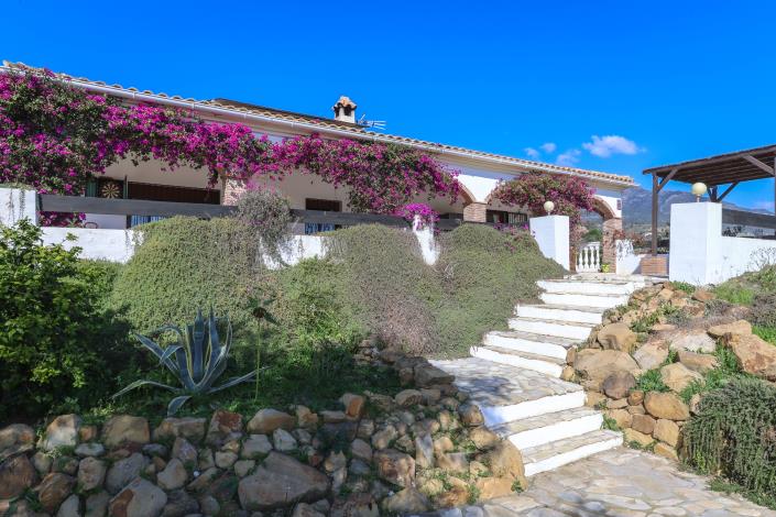 Image No.48-4 Bed Villa / Detached for sale