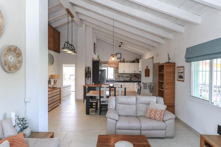 Image No.17-2 Bed Villa / Detached for sale