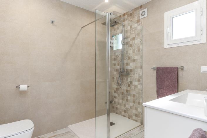 Image No.24-2 Bed Villa / Detached for sale