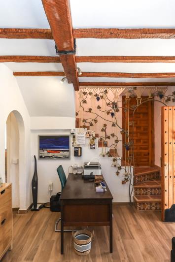 Image No.12-6 Bed Villa / Detached for sale