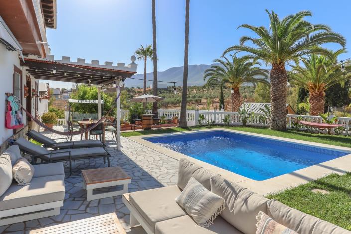 Image No.37-6 Bed Villa / Detached for sale