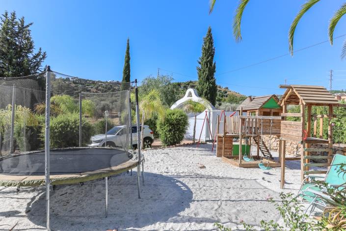 Image No.58-6 Bed Villa / Detached for sale