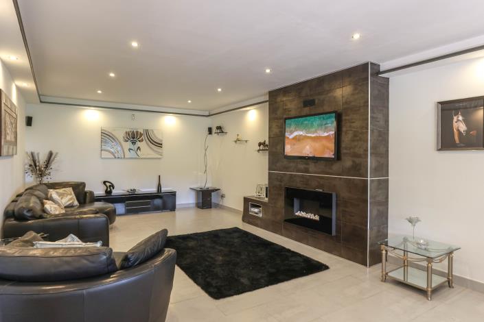 Image No.15-5 Bed Villa / Detached for sale