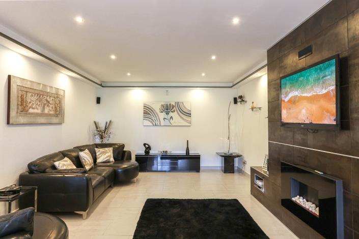 Image No.14-5 Bed Villa / Detached for sale