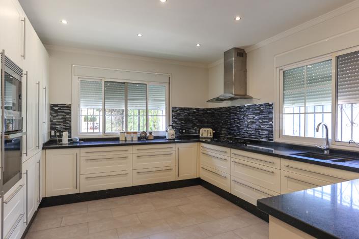 Image No.17-5 Bed Villa / Detached for sale