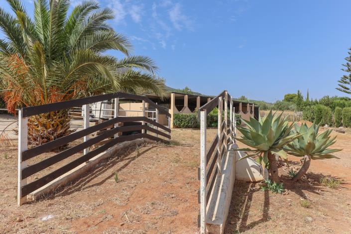 Image No.45-5 Bed Villa / Detached for sale