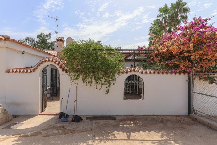 Image No.59-5 Bed Villa / Detached for sale