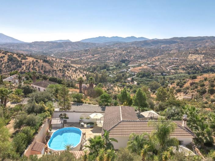 Image No.37-3 Bed Villa / Detached for sale