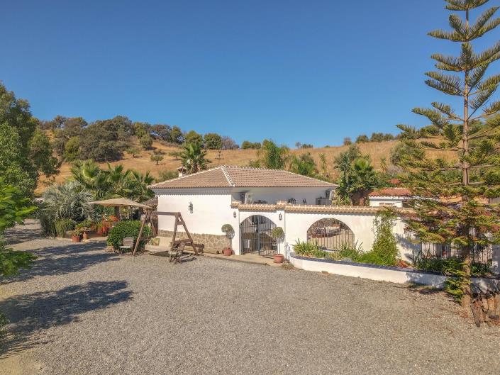 Image No.41-3 Bed Villa / Detached for sale