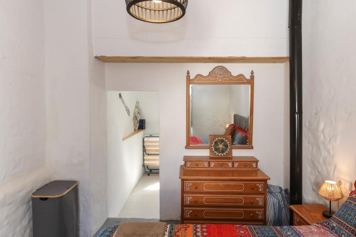 Image No.16-2 Bed Townhouse for sale