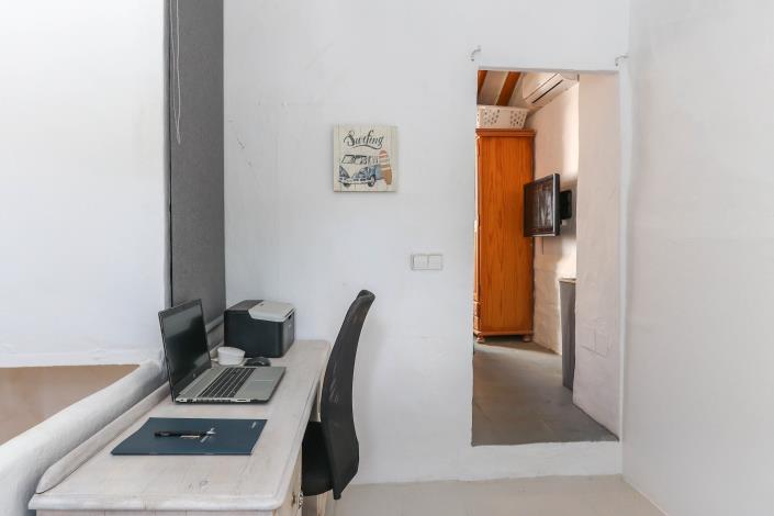 Image No.17-2 Bed Townhouse for sale