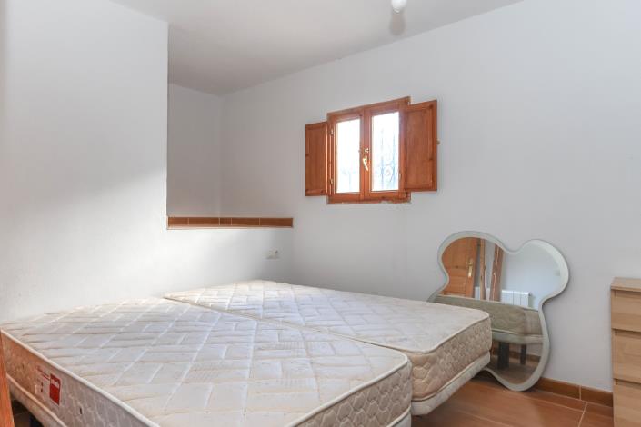 Image No.17-2 Bed Villa / Detached for sale