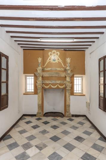 Image No.12-7 Bed Townhouse for sale