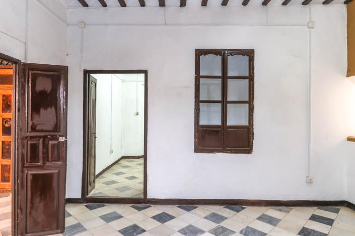 Image No.19-7 Bed Townhouse for sale