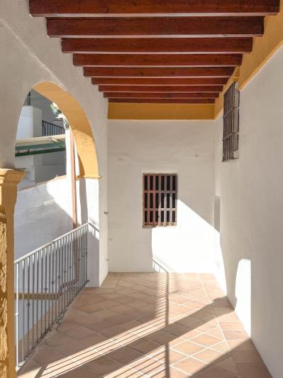 Image No.38-7 Bed Townhouse for sale