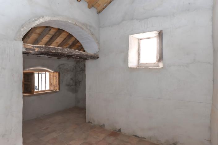 Image No.40-7 Bed Townhouse for sale