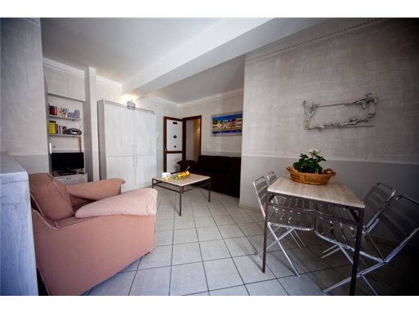 Image No.17-5 Bed Property for sale