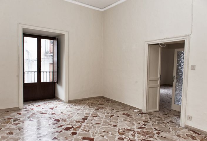 Image No.30-6 Bed Property for sale