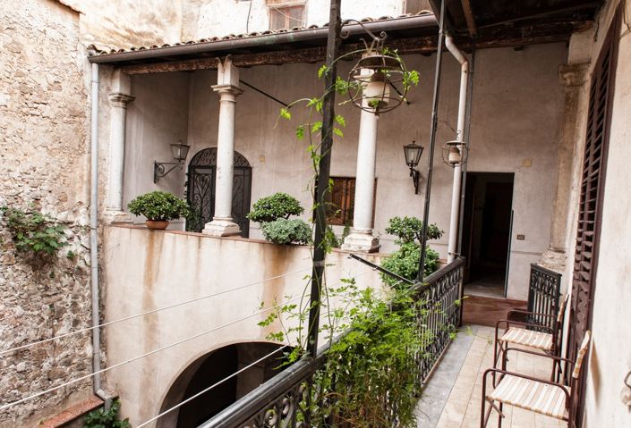 Image No.35-6 Bed Property for sale