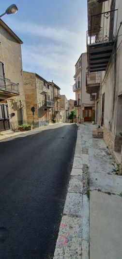 Image No.25-2 Bed House for sale