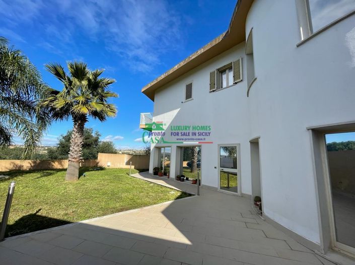 Image No.22-3 Bed Villa for sale