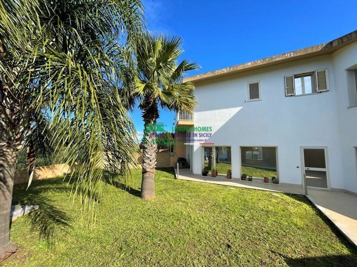 Image No.23-3 Bed Villa for sale