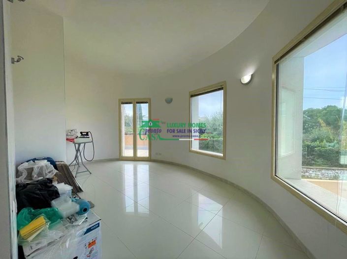 Image No.9-3 Bed Villa for sale