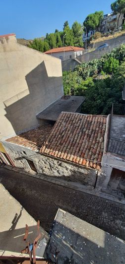 Image No.13-2 Bed House for sale