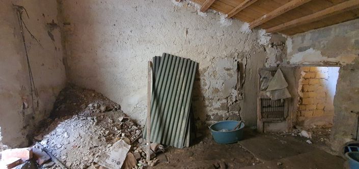 Image No.5-2 Bed House for sale