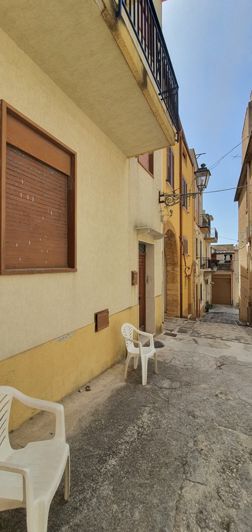 Image No.31-4 Bed House for sale