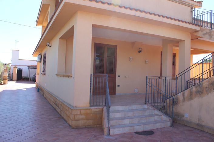 Image No.2-5 Bed Villa for sale