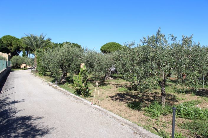 Image No.30-5 Bed Villa for sale