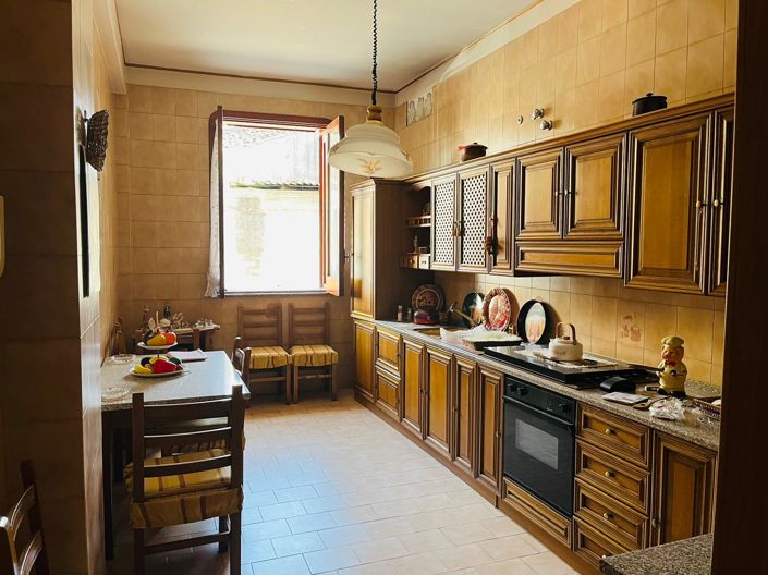 Image No.12-4 Bed Apartment for sale