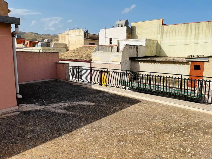 Image No.29-4 Bed Apartment for sale