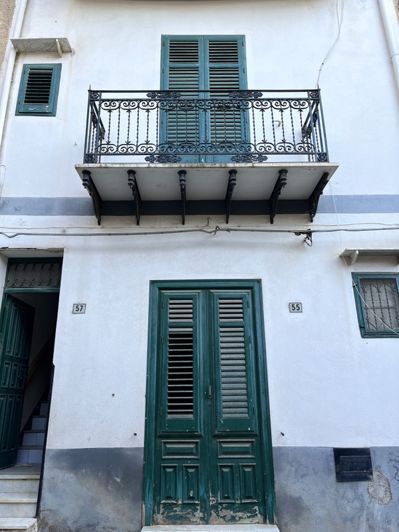 Image No.3-2 Bed House for sale