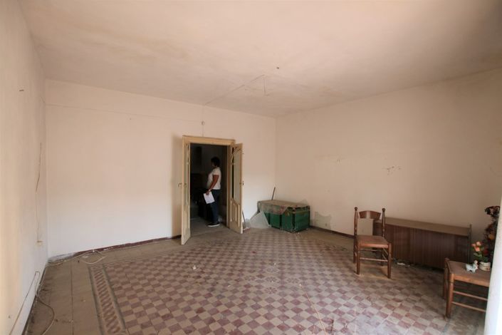 Image No.6-2 Bed House for sale