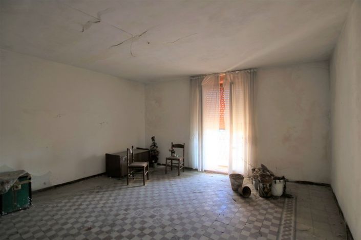 Image No.7-2 Bed House for sale