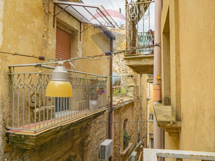 Image No.9-Maison de 1 chambre à vendre à Caltagirone