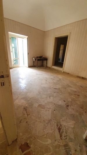 Image No.7-2 Bed House for sale