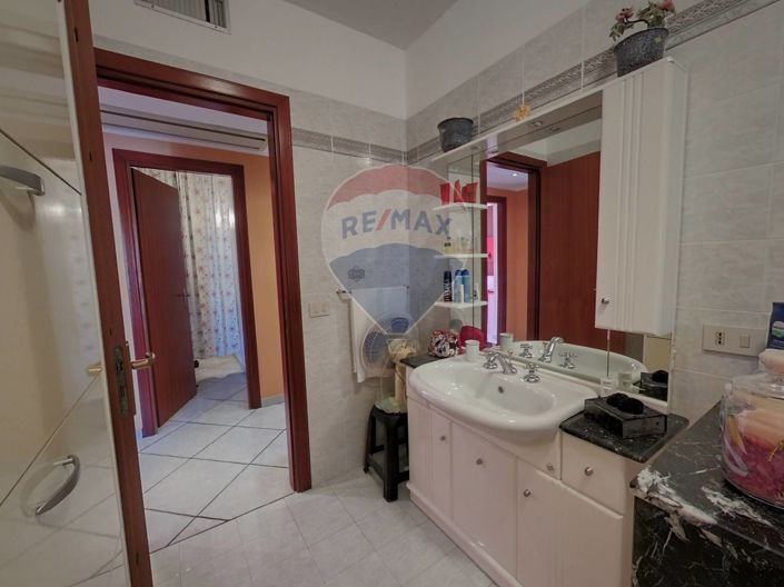 Image No.19-2 Bed Apartment for sale