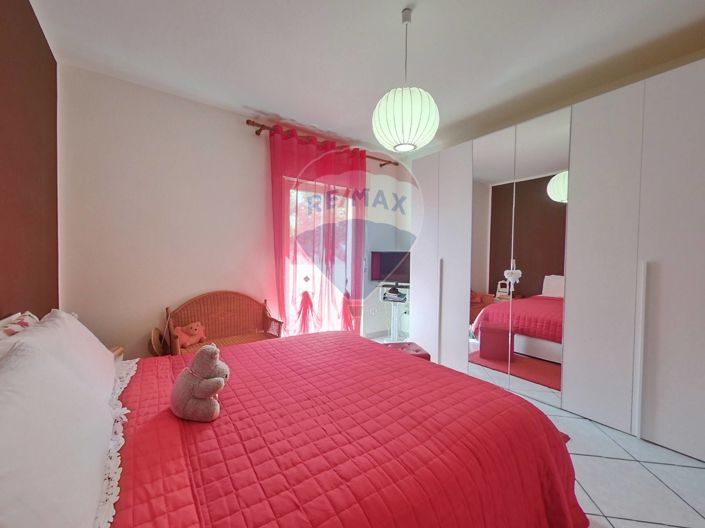 Image No.23-2 Bed Apartment for sale