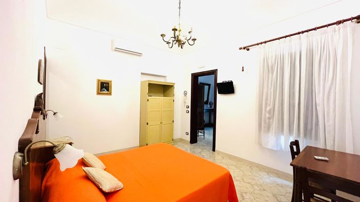 Image No.14-3 Bed House for sale