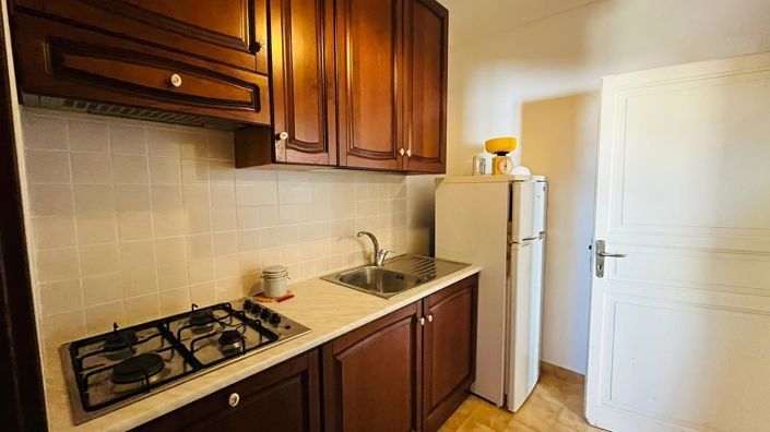 Image No.18-3 Bed House for sale