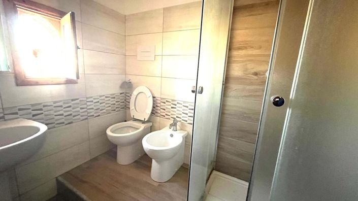 Image No.19-3 Bed House for sale