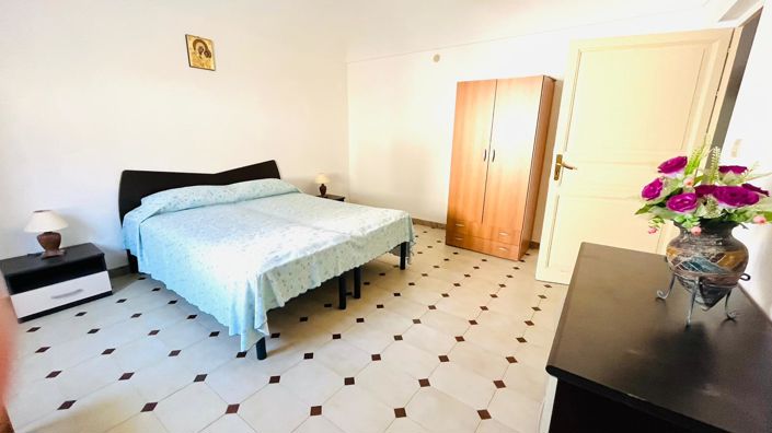 Image No.22-3 Bed House for sale