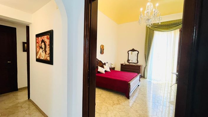 Image No.25-3 Bed House for sale